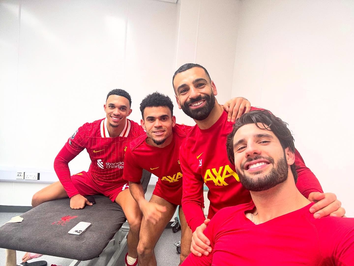  萨拉赫回归赛场，出色防守首场状态亮眼，塞尔维亚队观众沸腾！-爱游戏官方网站入口登录